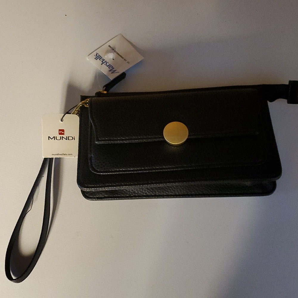 Wristlet